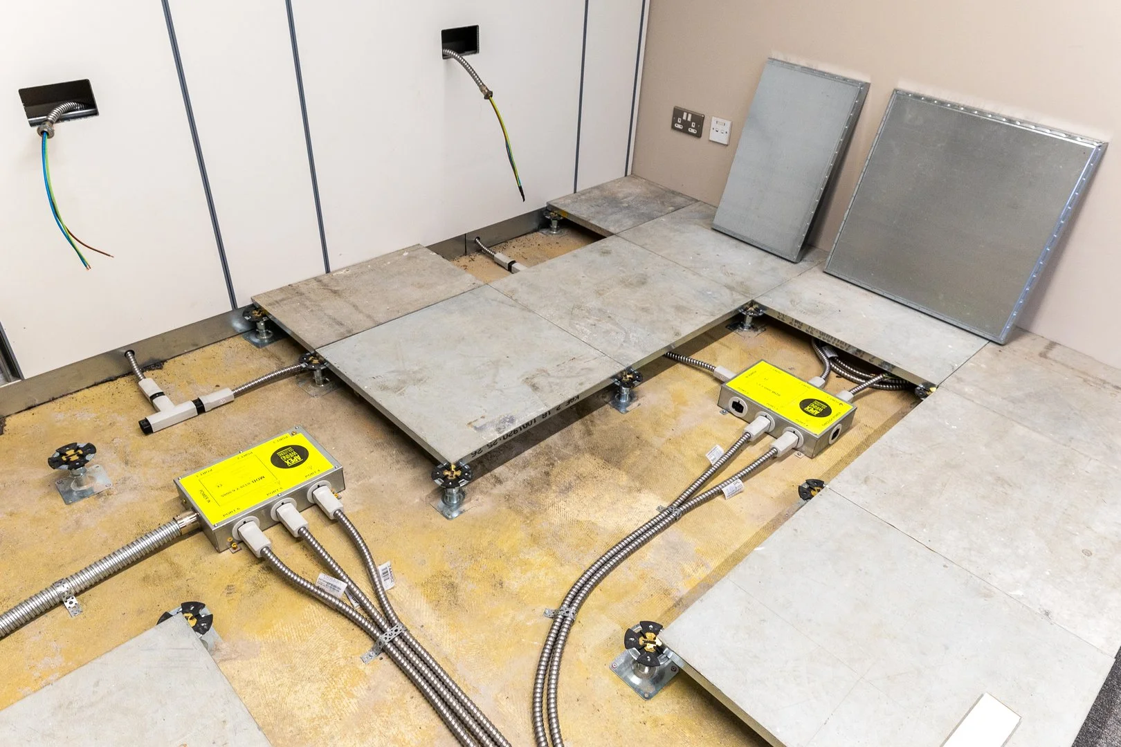 PowerFlex Underfloor Power System - Installation View 3